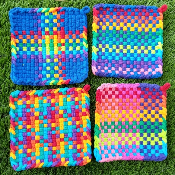 10 Woven Potholders - Picture 2 of 4